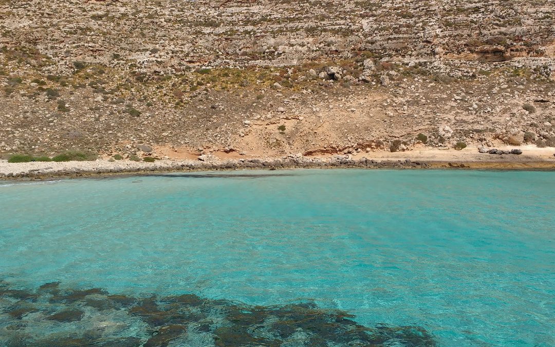 What if we could step in the shoes of migrants and inhabitants on the island of Lampedusa?