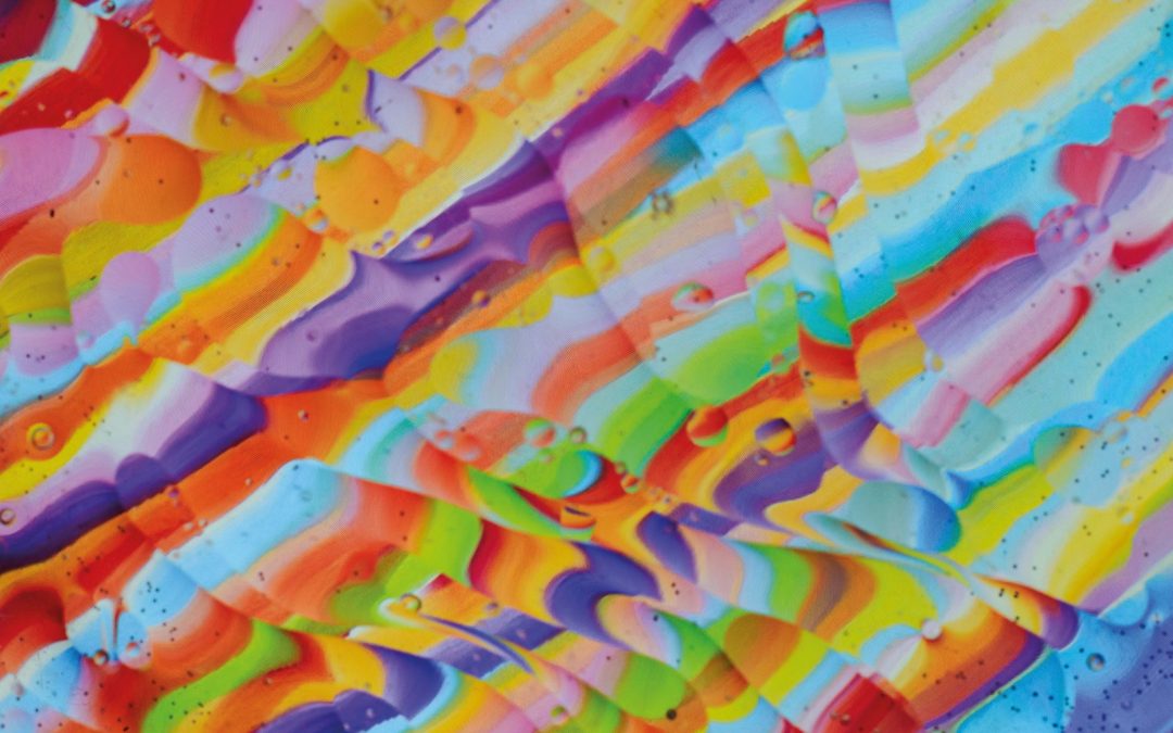 Behind the screens: the crystals that flow like rain down a windowpane