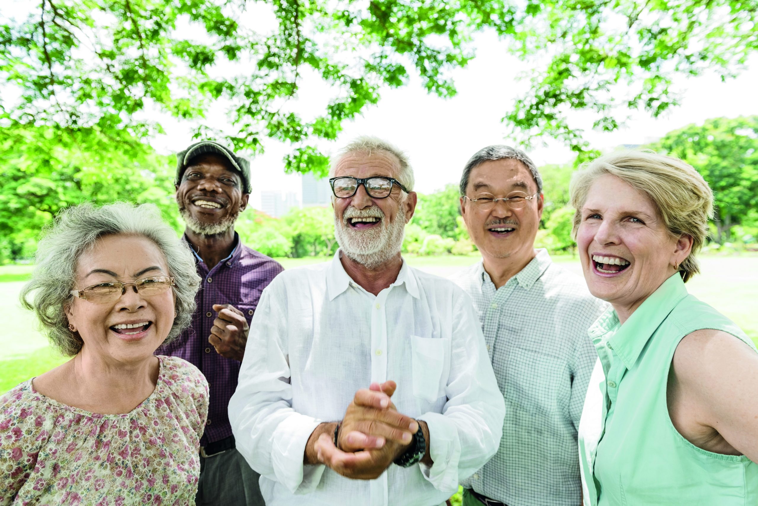 Долголетие населения. Счастливые пенсионеры. Счастливые пожилые люди. Современные пожилые люди. Счастливые люди долгожители.