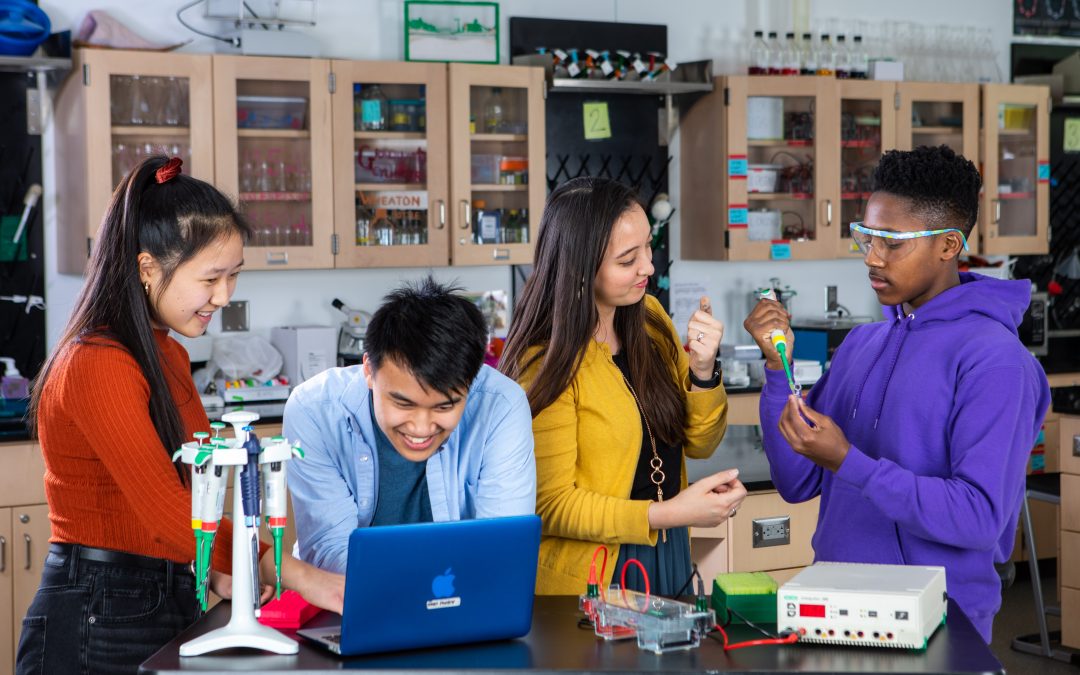 Introducing the free bioscience and biotech education initiatives supported by the Amgen Foundation