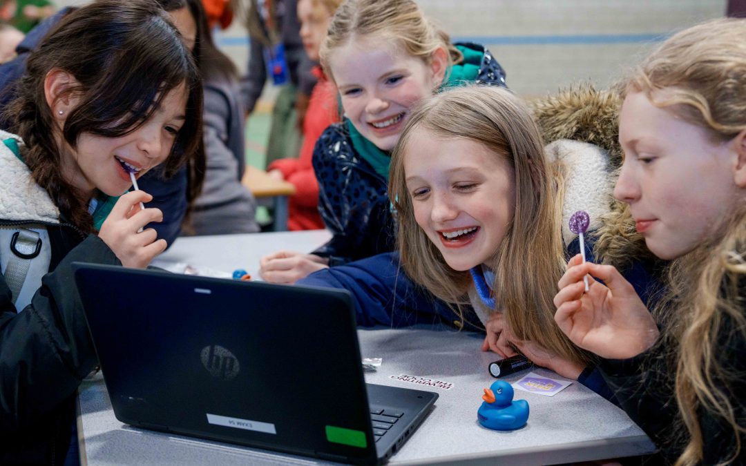 Helping girls to thrive through creativity, collaboration and coding