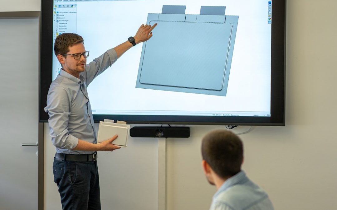 Building better batteries: how can computer simulations shorten development time while improving safety?