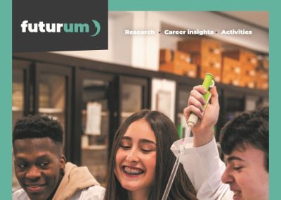 How can community colleges support innovative research while training the next generation of STEM students?